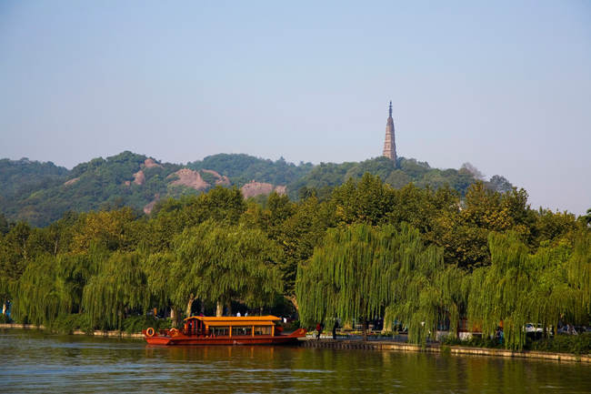 Ritz Tours’ new 10-day China Charm tour leads travelers to Beijing, Hangzhou, Suzhou and Shanghai.