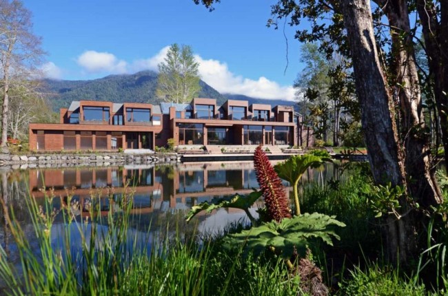 Guests of Hacienda Hotel Vira Vira are invited into the kitchen for hands-on cooking classes.