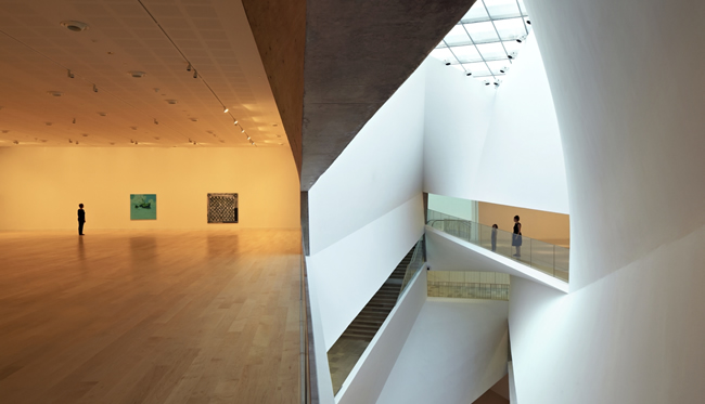 The Herta and Paul Amir Building at the Tel Aviv Museum of Art.