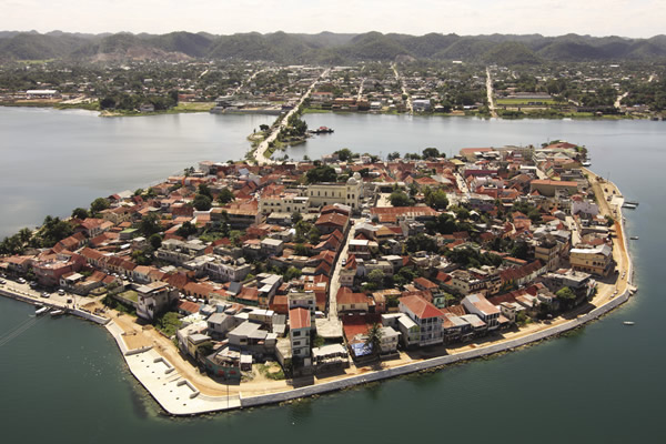 Flores in El Peten.