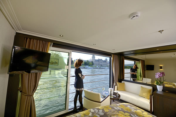 The Panorama Suites offer expansive views of the scenery.