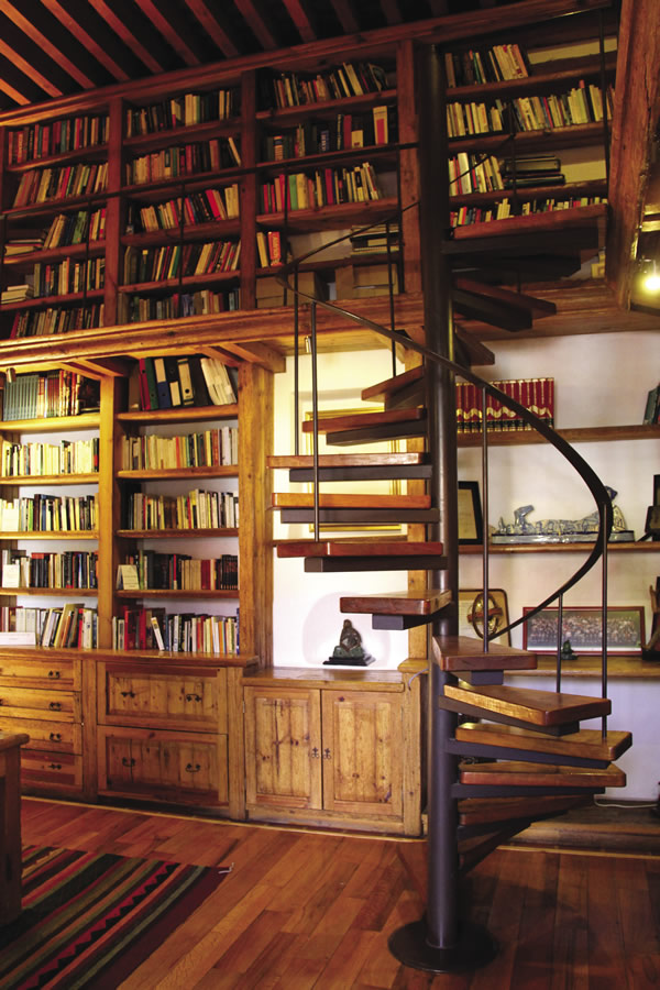 The 3,000-book library at La Quinta Luna in Cholula.