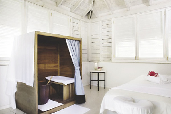 The Zareeba treatment, one of the many luxurious offerings at The Spa at Regent Palms.
