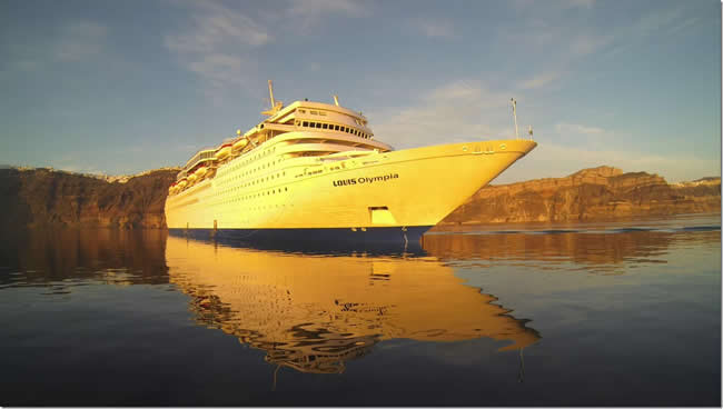 Louis Olympia in Santorini