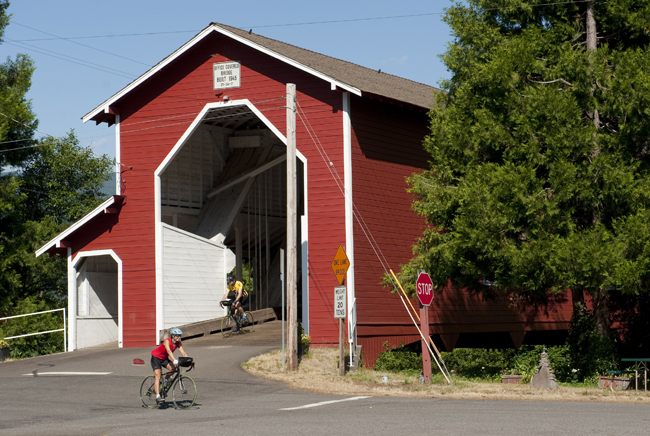 Explore Oregon by bike. (Photo credit Bicycle Adventures.)