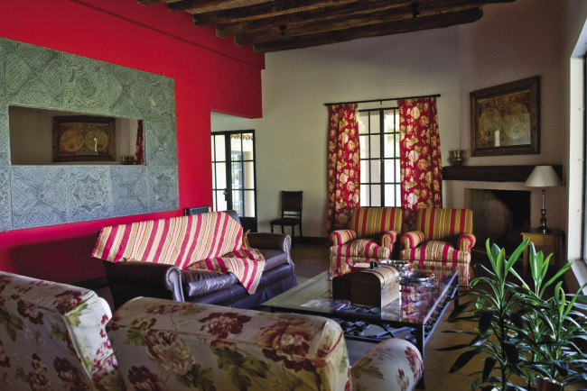 Facade of the Verde Olivia boutique property in Maipu, a hotel of choice on an Edible Destinations by Epitourean itinerary.