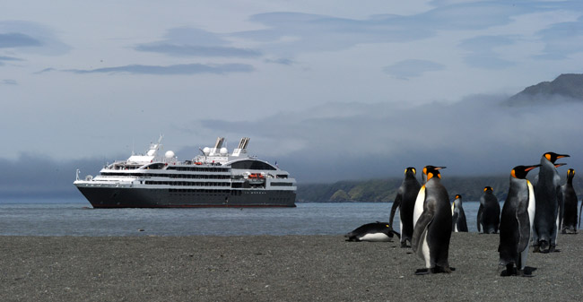 Compagnie du Ponant offers new bookings for itineraries to the Antarctic and South America.
