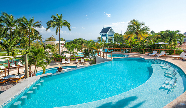 Sandals Ochi Beach Resort opens.