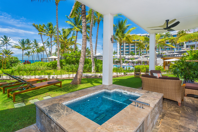 The new SeaGlass Villa 810 at the Andaz Residences Maui at Wailea recently joined Tropical Villa Vacations’ collection of upscale homes, estates and villa vacation rentals in Hawaii.