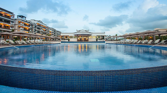 The infinity pool at the Grand Residences Riviera Cancun.