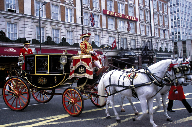 The Rubens at the Palace's Live like Royalty package features a horse-drawn carriage ride around London.