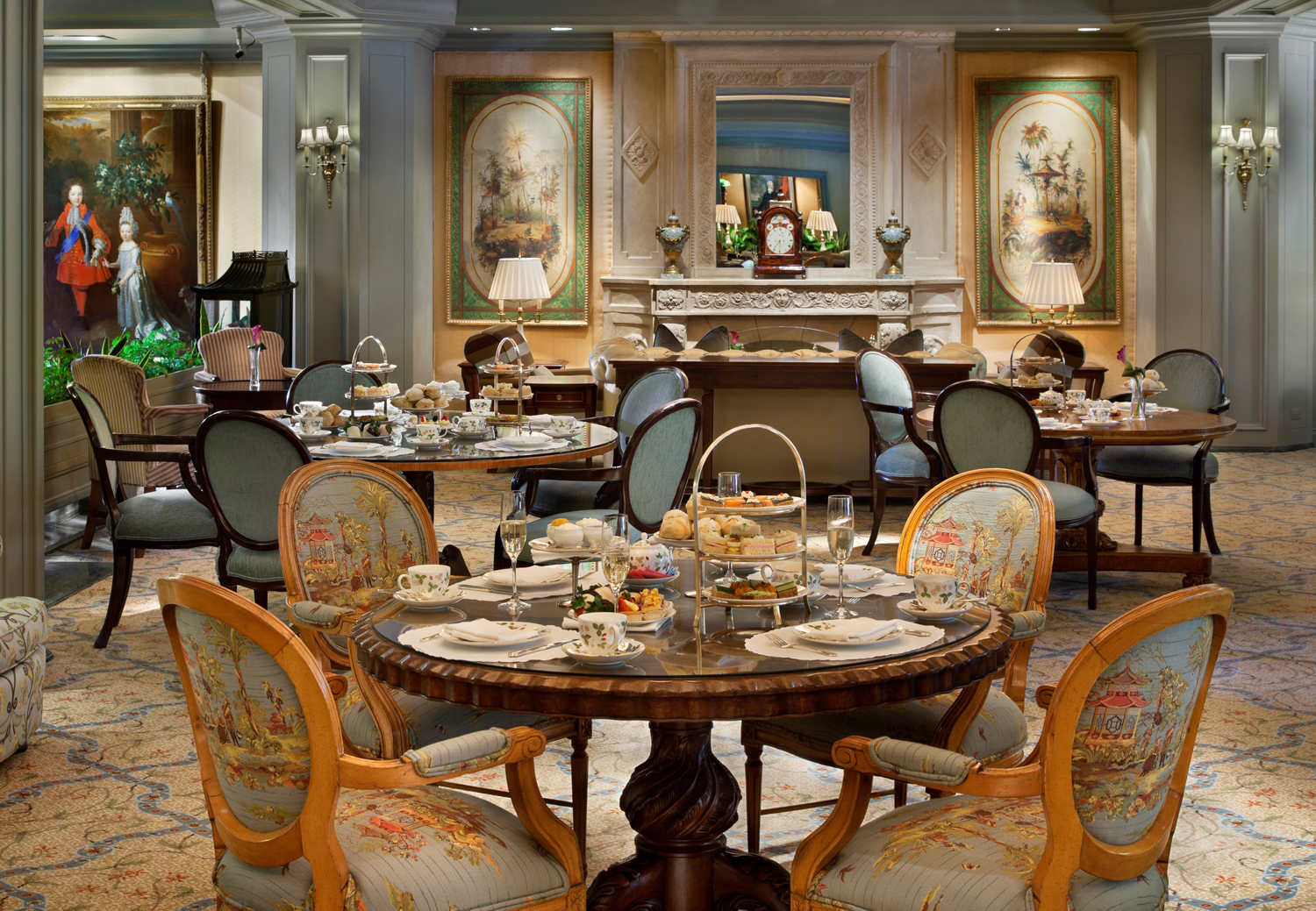 Le Salon at Windsor Court New Orleans. (Photo credit: Windsor Court New Orleans)