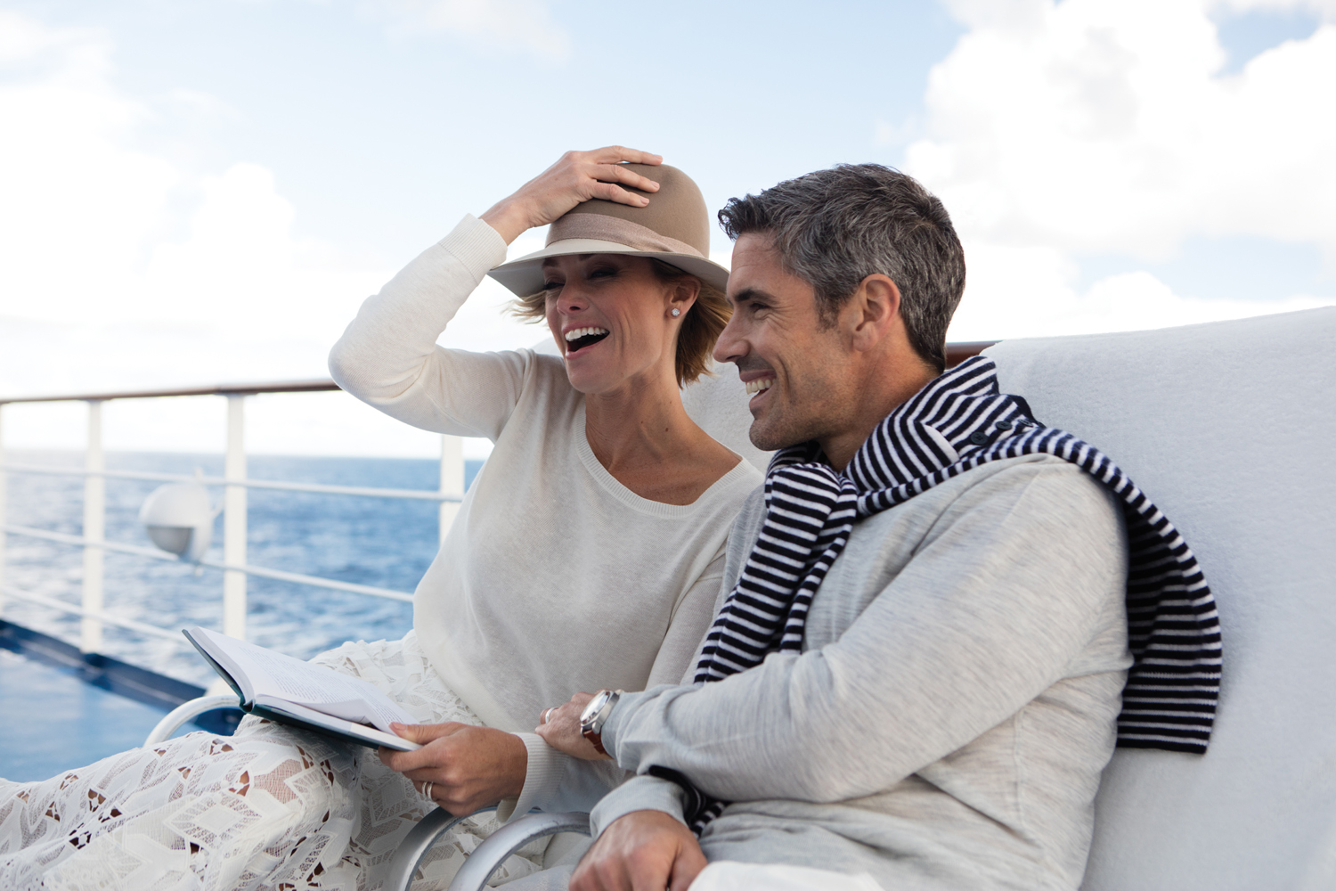 Regent Seven Seas Cruises is offering travel agents a gift card, valued up to $200, for each new 2017 Mediterranean or Alaska voyage they book.