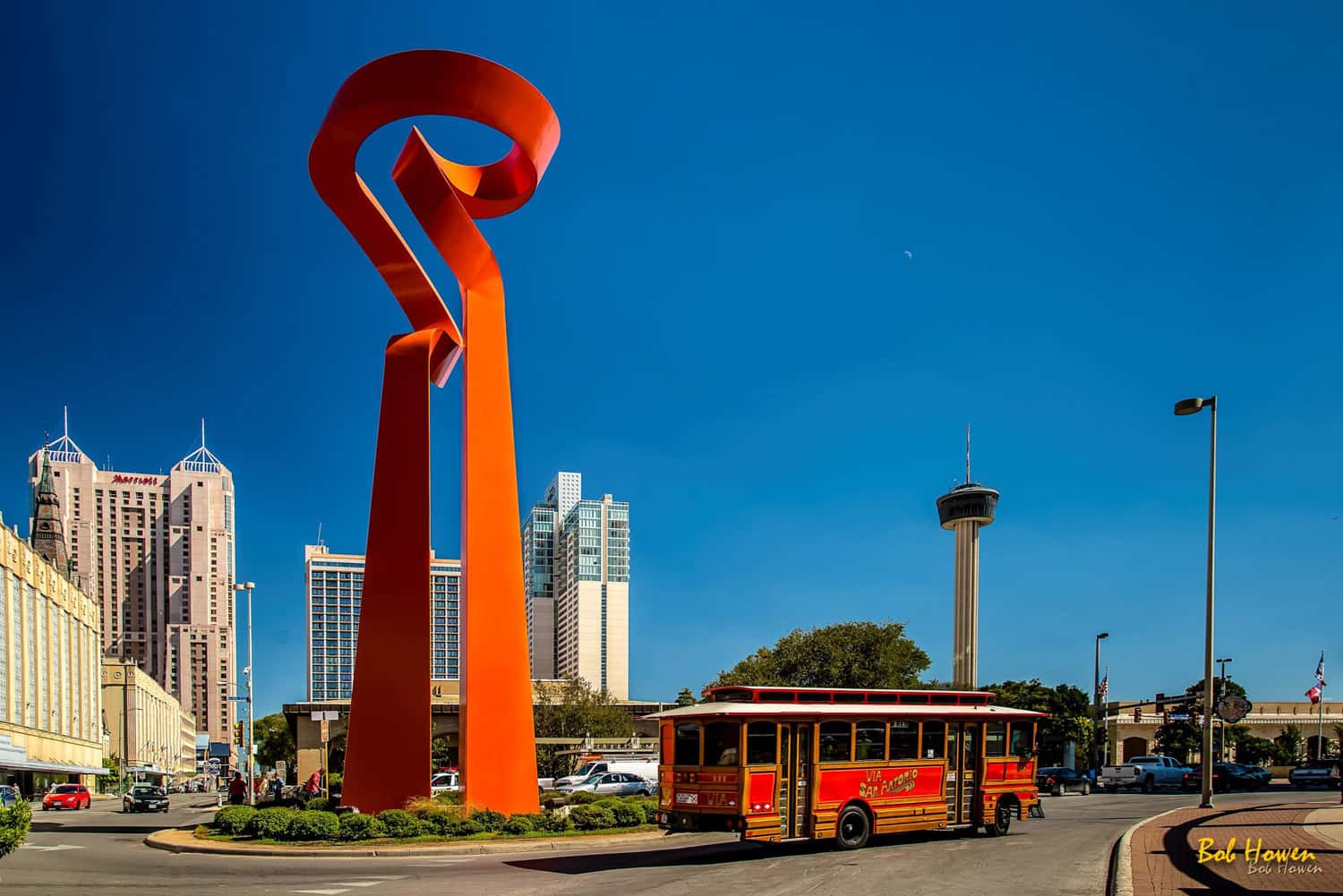 Torch of Friendship in San Antonio, Texas. (Photo credit: Bob-Howen/VisitSanAntonio)