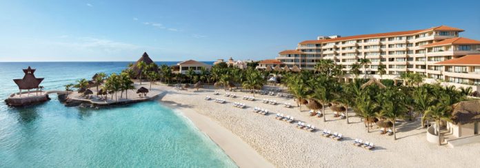 Dreams REsorts Agents can double their AMRewards points when booking clients at this Dreams Puerto Aventuras Resort & Spa throughout January. (Photo credit: Dreams Resorts & Spas)