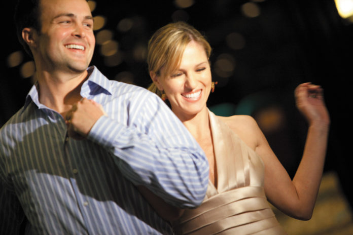 ncl_Jewel_Strolling_Couple national travel advisor day